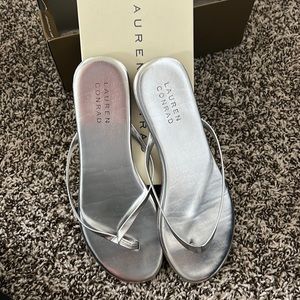 Lauren Conrad flip flops